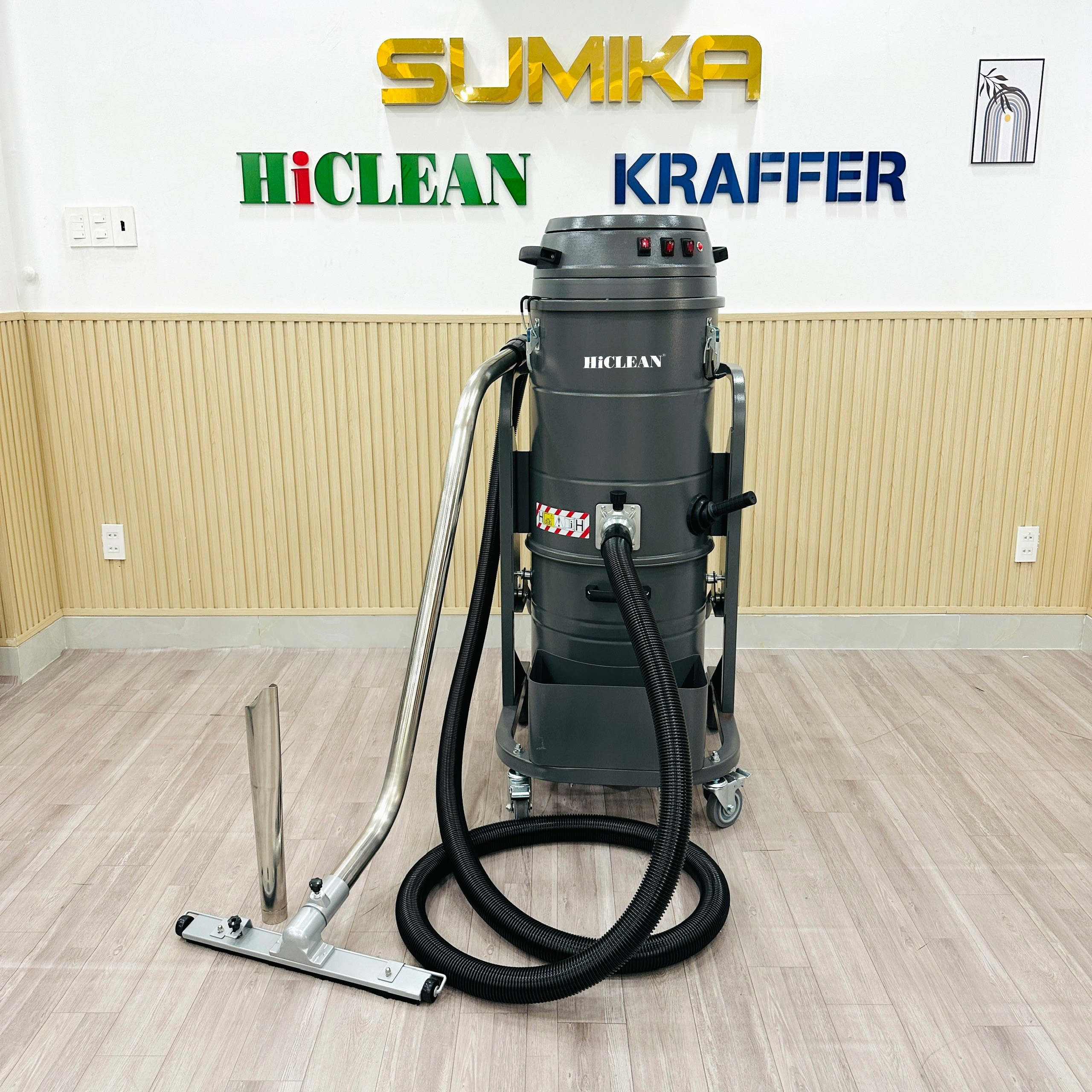 Máy hút bụi nhà xưởng 3000W – Giải pháp xử lý mạt sắt, hóa chất hiệu quả